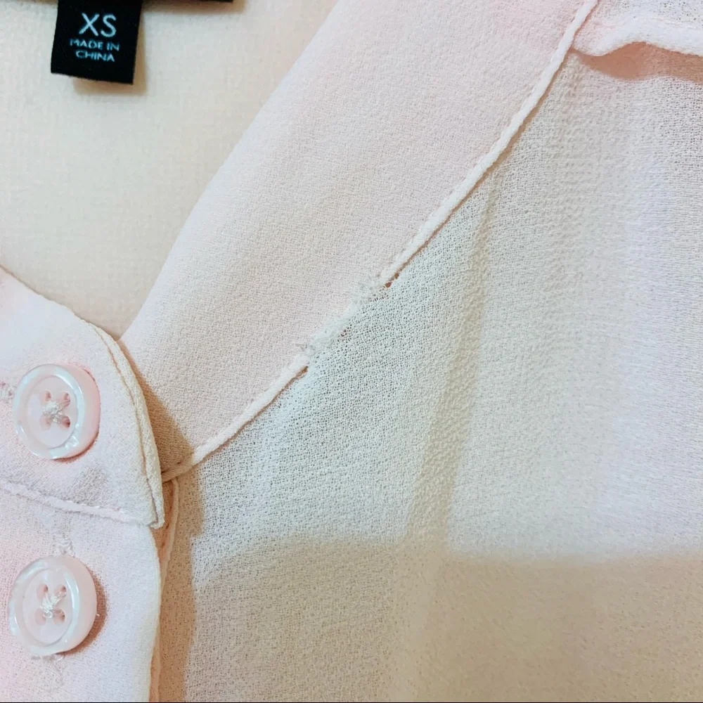 🔥3/$10 or 5/$15 SALE🔥 Who What Wear Top Blouse - Light Pink - Sz XS - Picture 10 of 10